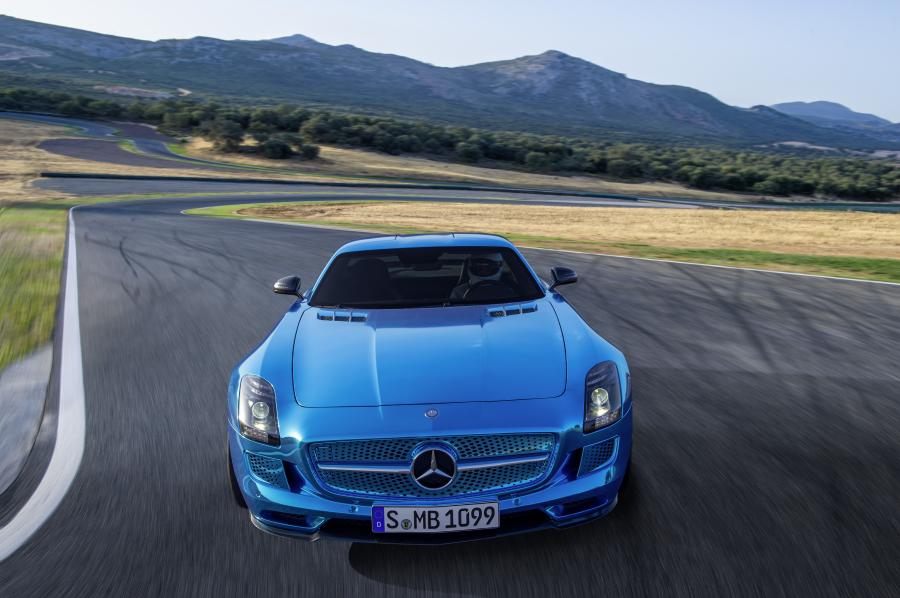  Mercedes-Benz SLS AMG Electric Drive concept 2012 года  (фото 23 из 30)